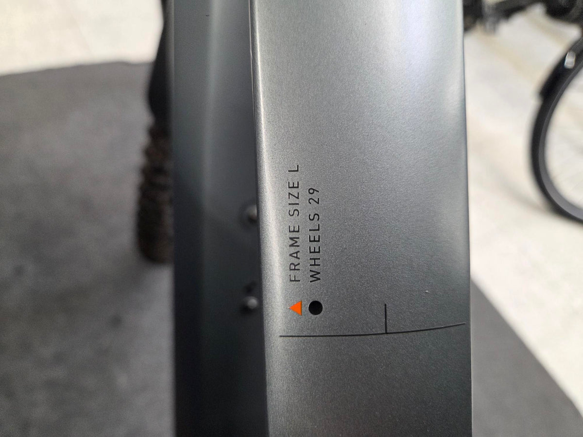 Cube Stereo Hybrid 140 HPC SL 750 29 L-koko käytetty sähkötäysjoustopyörä