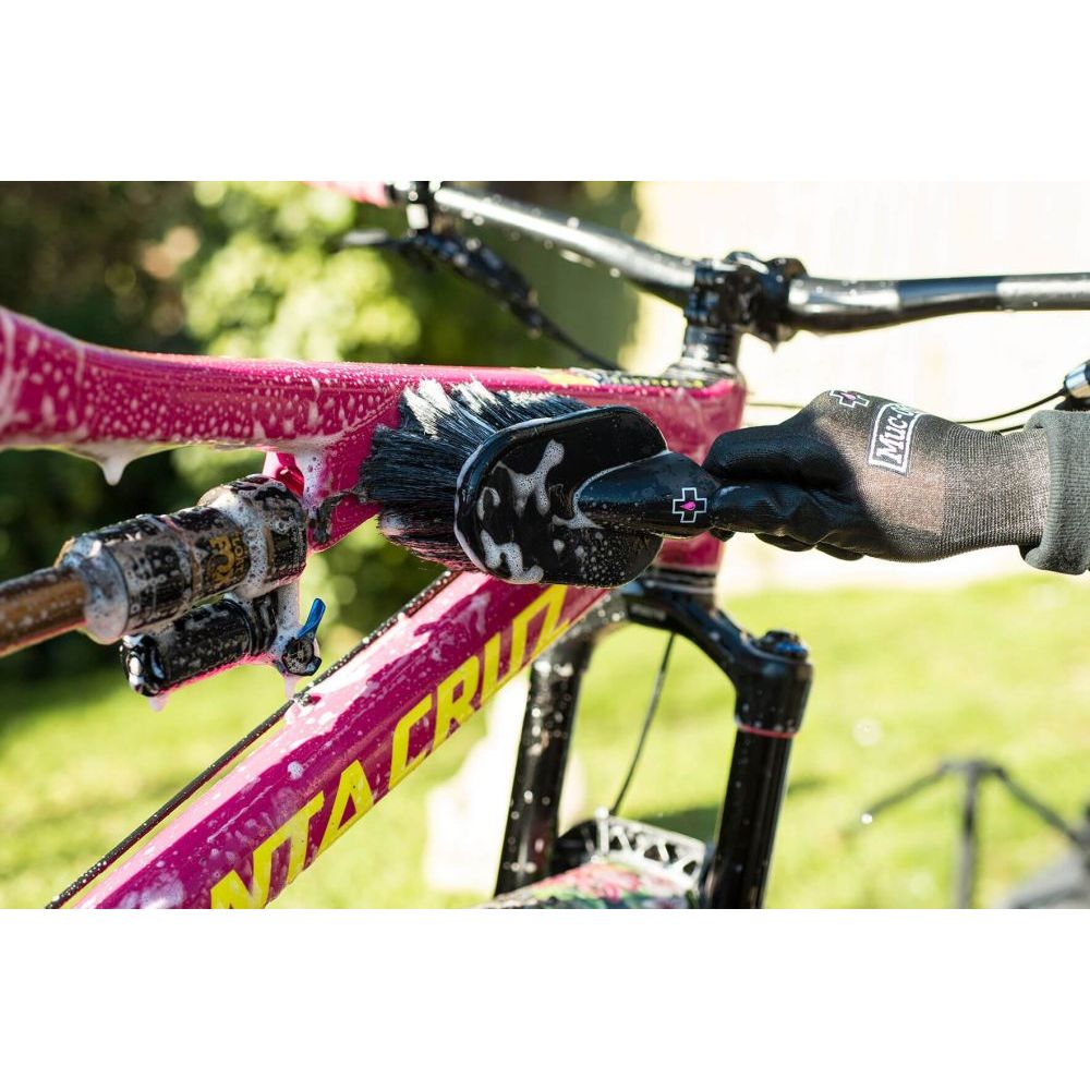 Muc-Off Soft Washing Brush 2