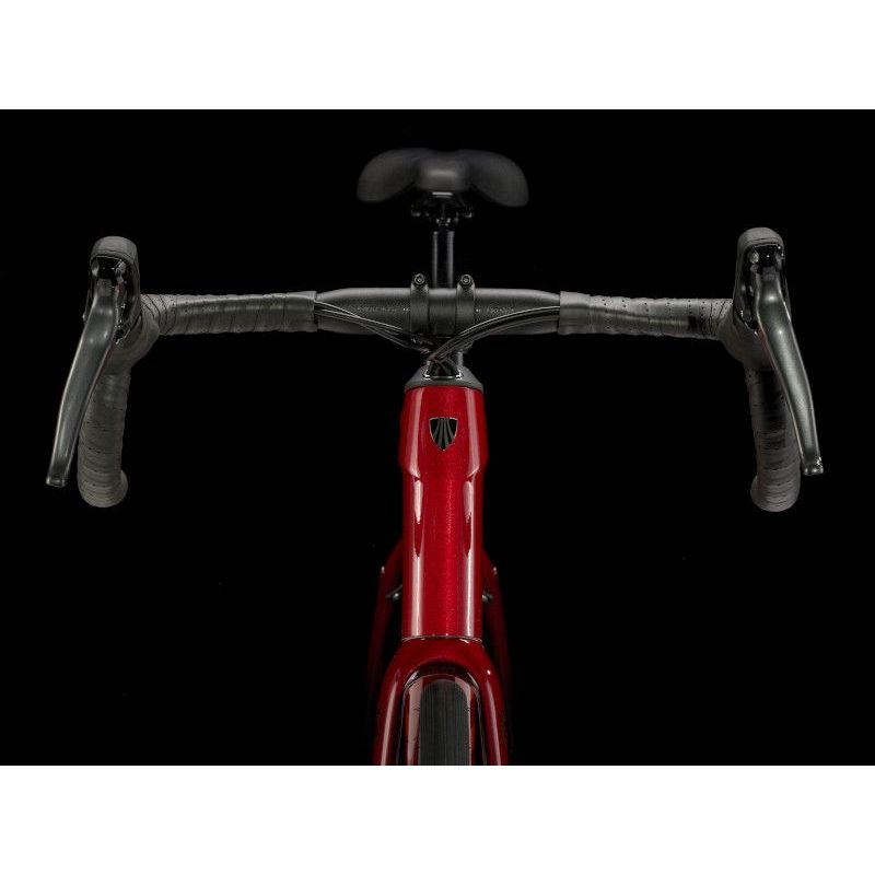 Trek Domane AL 2 Gen 4 - Crimson to Dark Carmine Fade 4