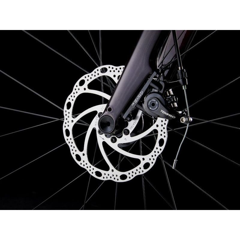 Trek Domane AL 2 Gen 4 - Crimson to Dark Carmine Fade 6