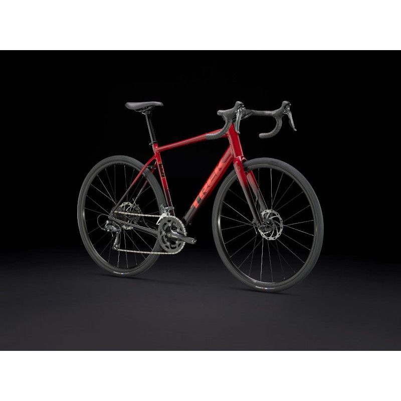 Trek Domane AL 2 Gen 4 - Crimson to Dark Carmine Fade 2