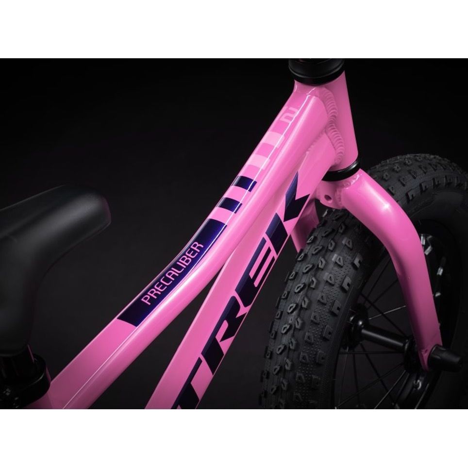 Trek Precaliber 12 - Flamingo Pink 4